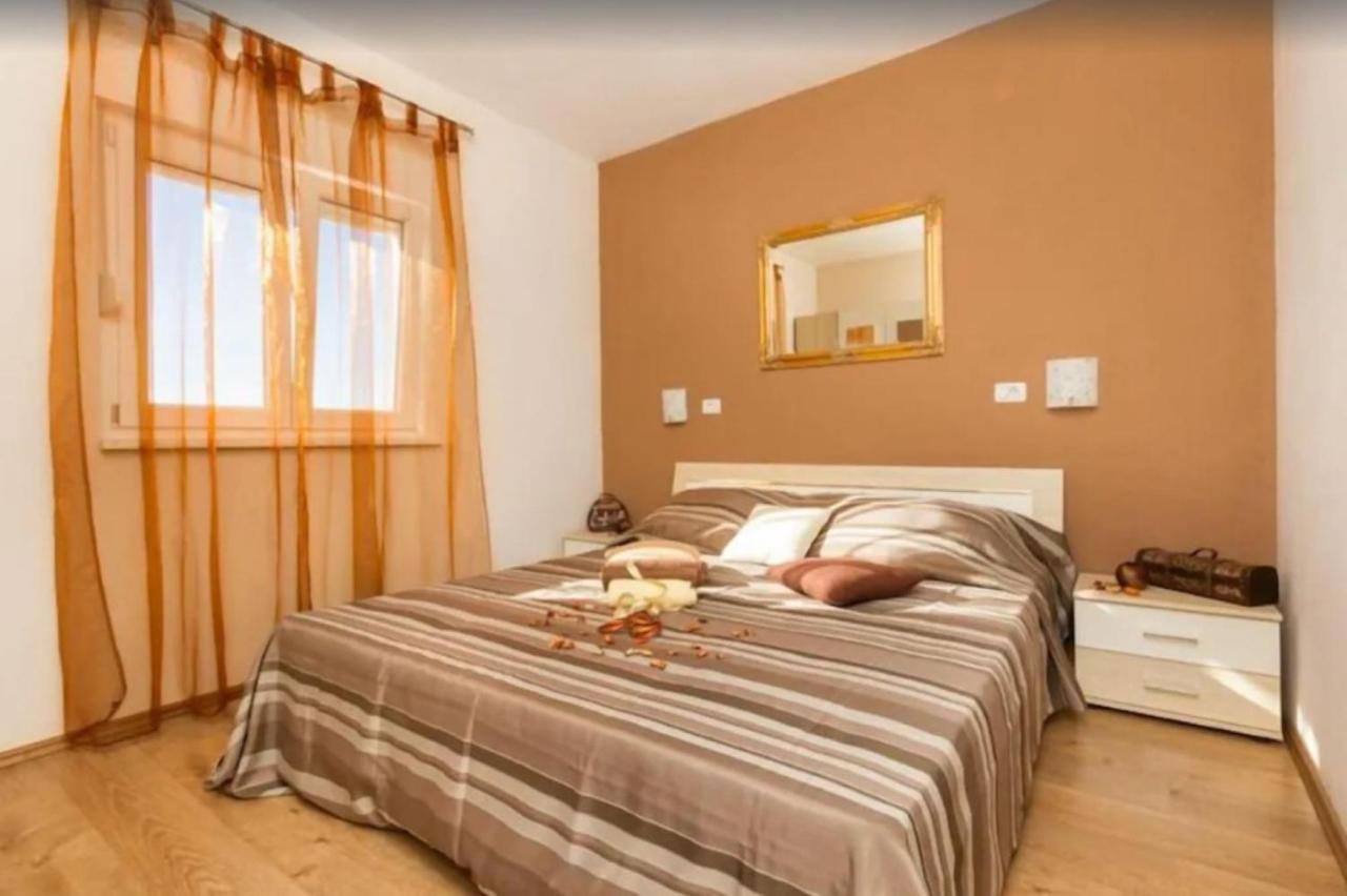 Apartments Villa Golden View Трогир Екстериор снимка