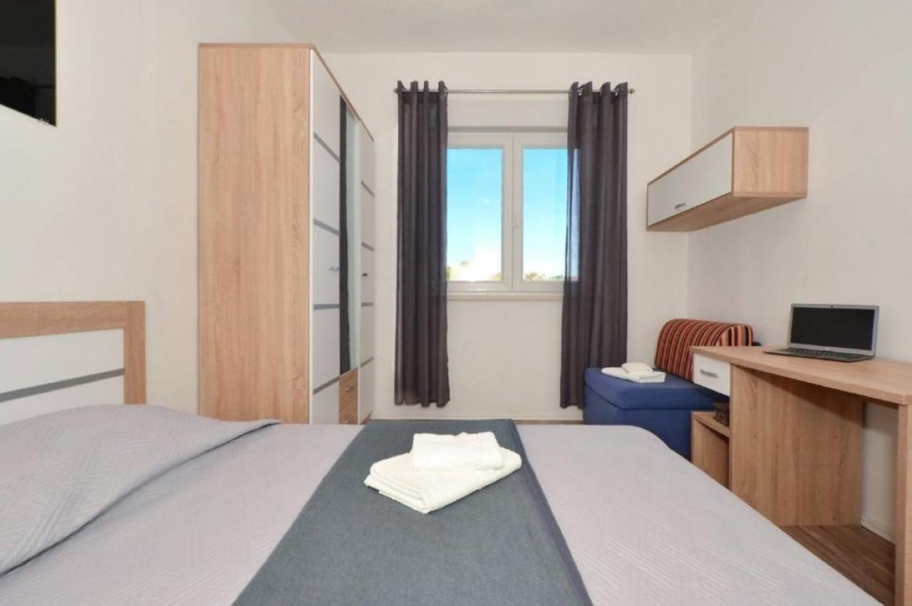 Apartments Villa Golden View Трогир Екстериор снимка