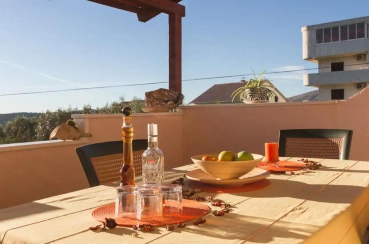 Apartments Villa Golden View Трогир Екстериор снимка