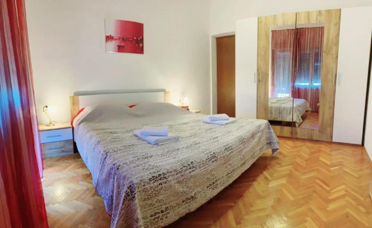 Apartments Villa Golden View Трогир Екстериор снимка
