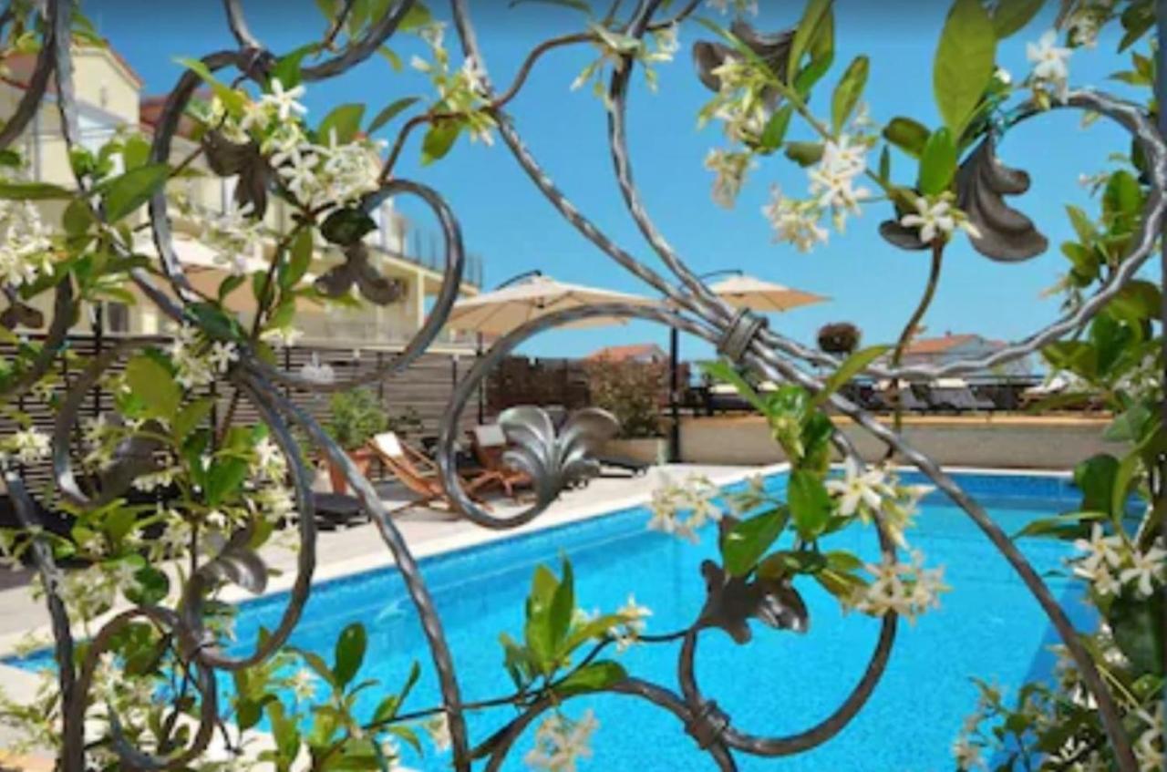 Apartments Villa Golden View Трогир Екстериор снимка