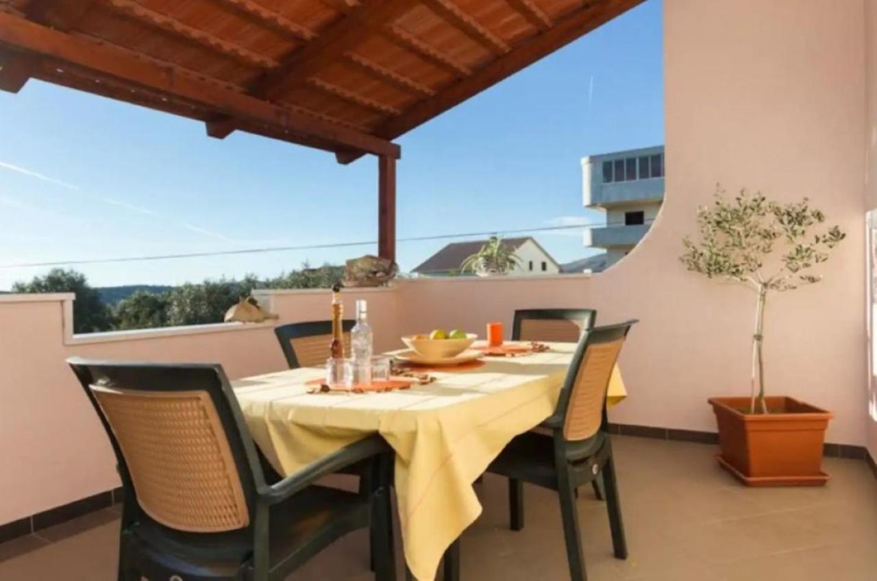 Apartments Villa Golden View Трогир Екстериор снимка