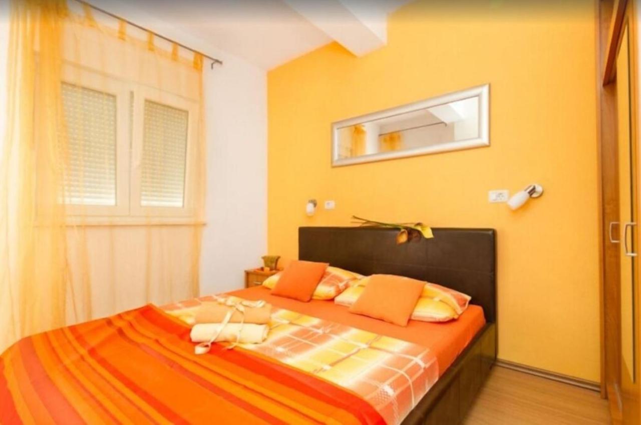 Apartments Villa Golden View Трогир Екстериор снимка