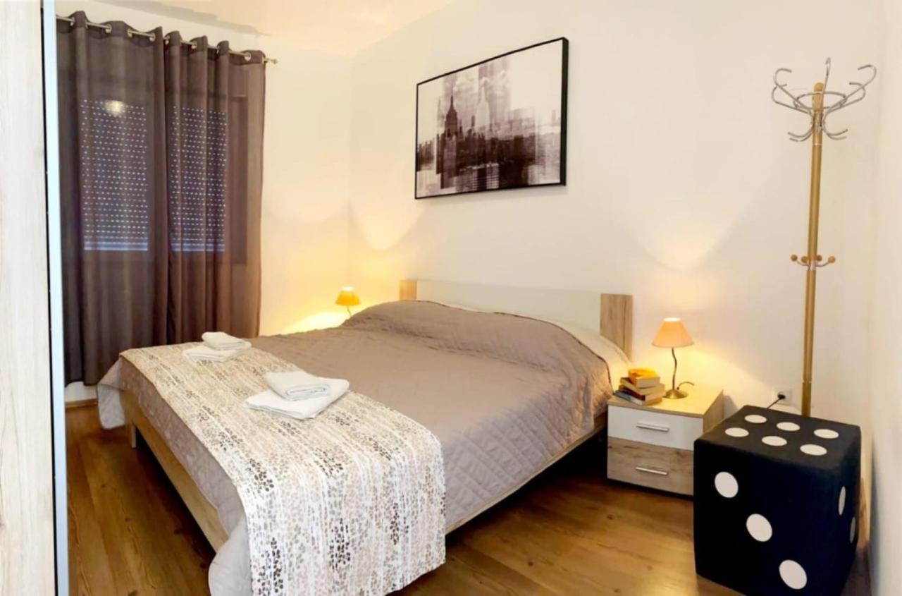 Apartments Villa Golden View Трогир Екстериор снимка