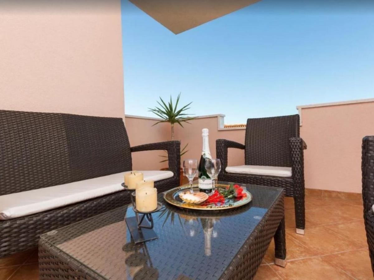 Apartments Villa Golden View Трогир Екстериор снимка