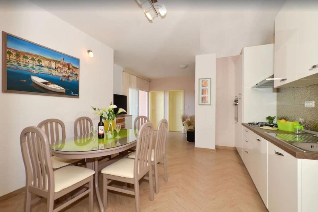 Apartments Villa Golden View Трогир Екстериор снимка